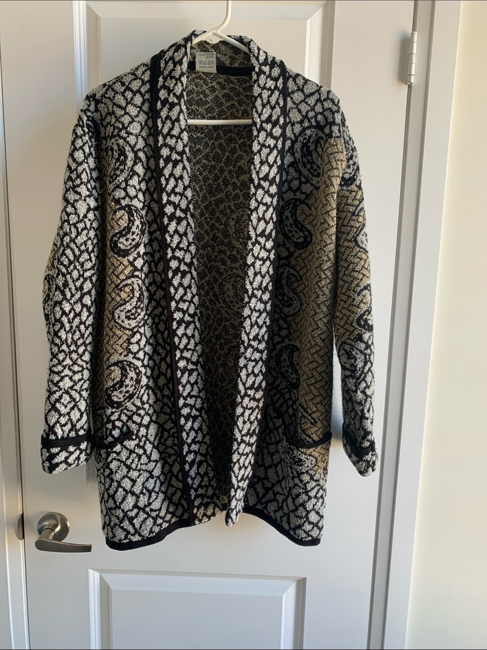 Patterned Open-Front Heavy Knit Cardigan Black & Cream